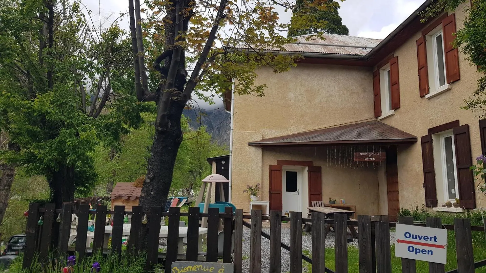 Bed & Breakfast Maison Familiale Des Gueyniers Jausiers Frankrijk