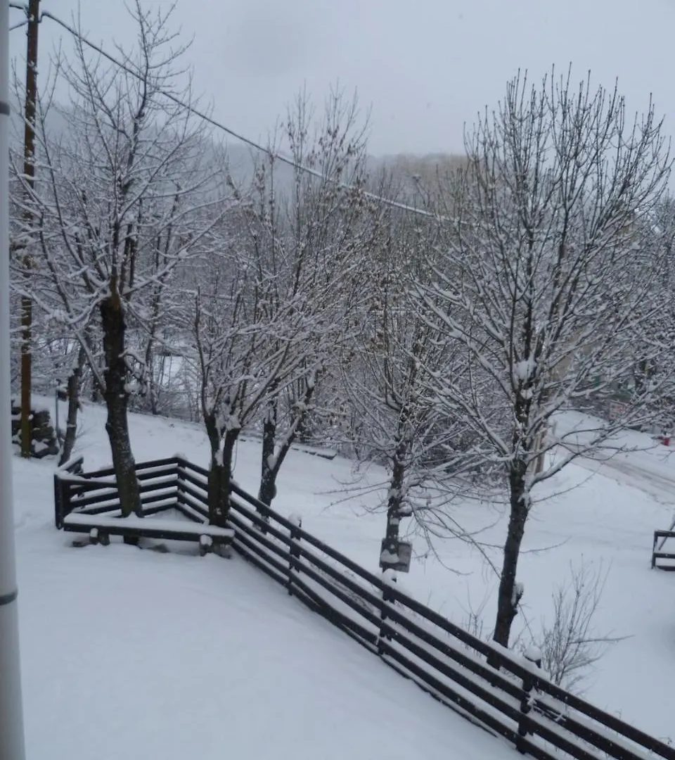 Maison Familiale Des Gueyniers Jausiers Bed & Breakfast